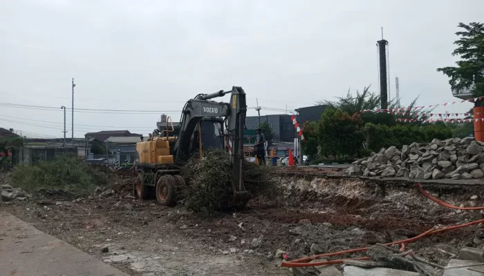 Drainase Diperbaiki dan Ruas Jalan di Simpang ITC Cibinong Dilebarkan Usai Bertahun-tahun Macet