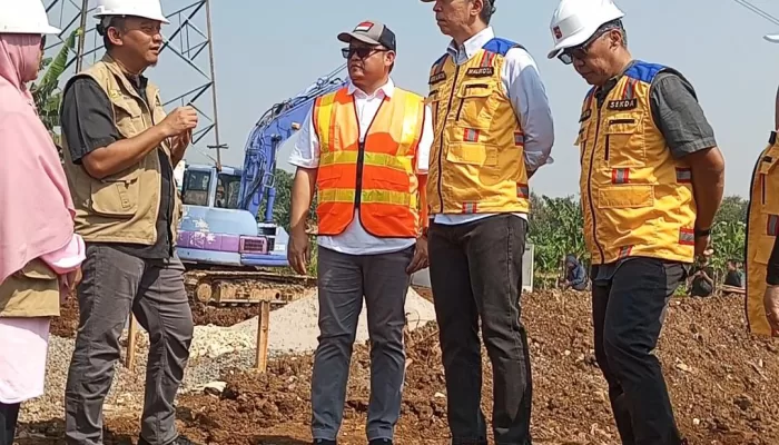 Tinjau Pembangunan Jalan R3 Katulampa, Dedie Rachim Sebut Pembebasan Lahan Belum Sepenuhnya Tuntas