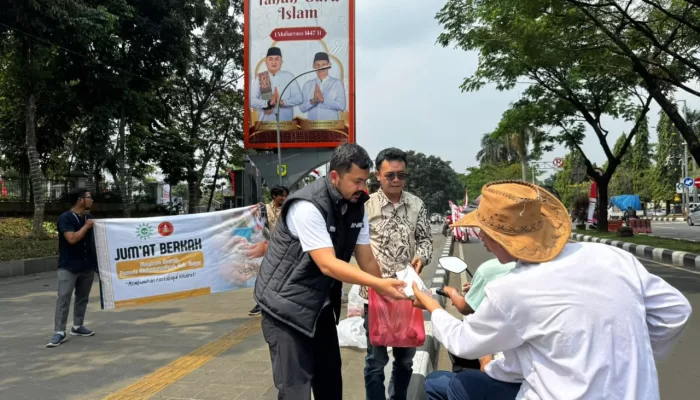 Peduli Sesama, PDPM Kabupaten Bogor Gelar Jumat Berkah di Jalan Tegar Beriman
