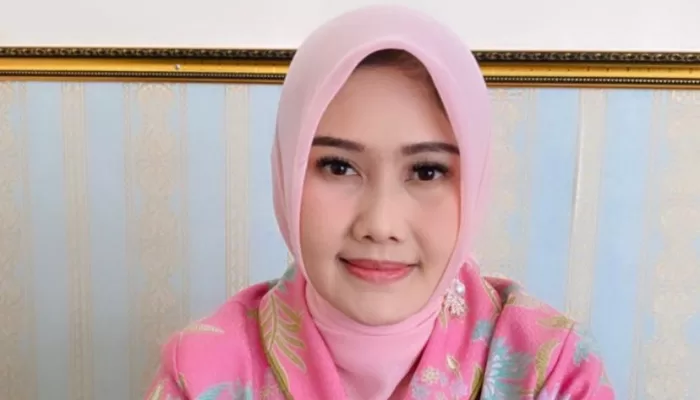 Camat Ria Marlisa Bantah Persulit Warga Urus Izin Gudang di Cimandala