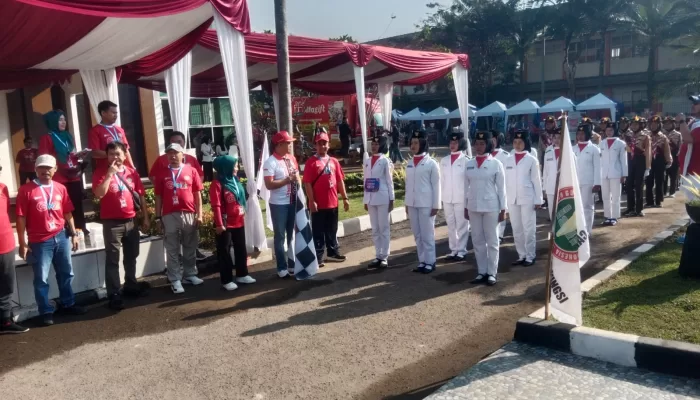 Ribuan Warga Meriahkan Gerak Jalan Sehat HUT RI ke-80 di Kecamatan Cileungsi