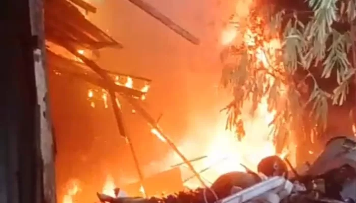 Buang Puntung Rokok Sembarangan, 1 Lapak Rongsokan Kebakaran di Bojonggede