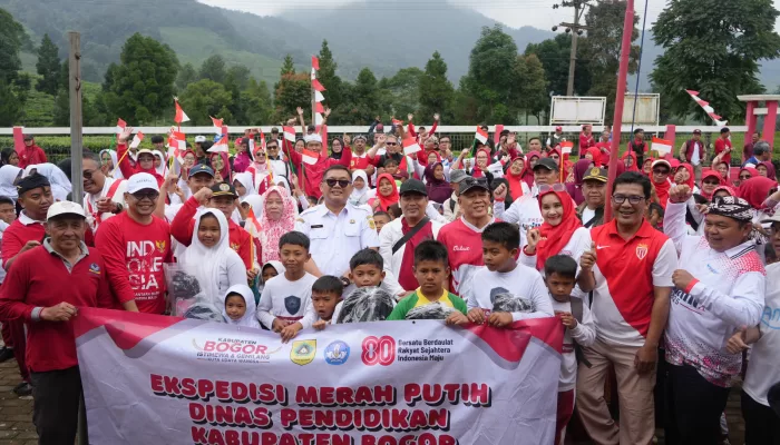 Peringati HUT RI Ke-80, Disdik Kabupaten Bogor Gelar Ekspedisi Merah Putih di SD Cikoneng Cisarua