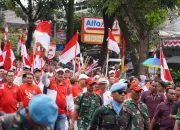 Bupati Rudy Susmanto Hantarkan Sang Saka Merah Putih dengan Istimewa