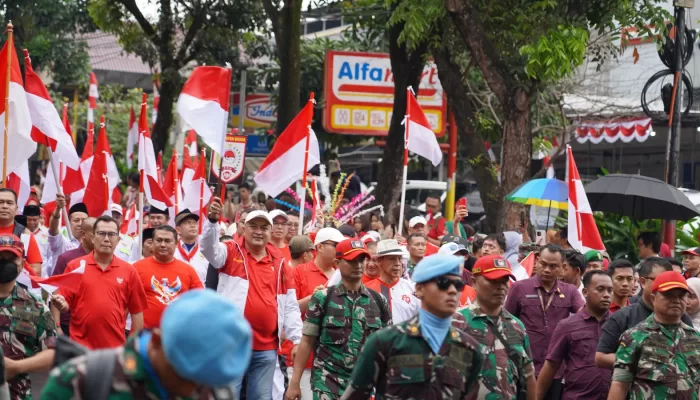 Bupati Rudy Susmanto Hantarkan Sang Saka Merah Putih dengan Istimewa