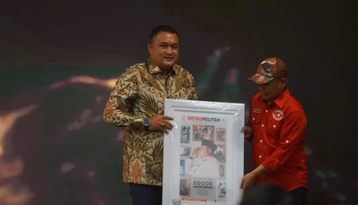 Metropolitan Award 2025 Sukses Dihelat, Bupati Rudy Susmanto Diganjar Penghargaan