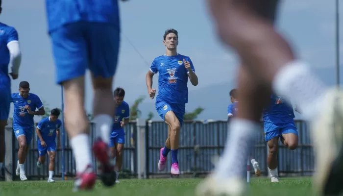 Barba Tertantang Lawan Lion City Sailors