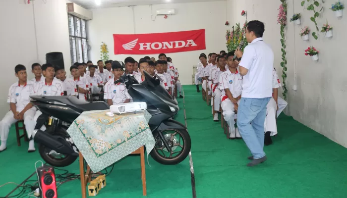 Astra Honda Berbagi Ilmu bersama SMK Master Indonesia Bogor