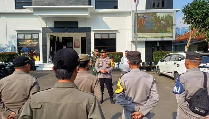 Muspika Bersama Tokoh Masyarakat Cisarua Lakukan Pengawasan Ketat Wisma DPR