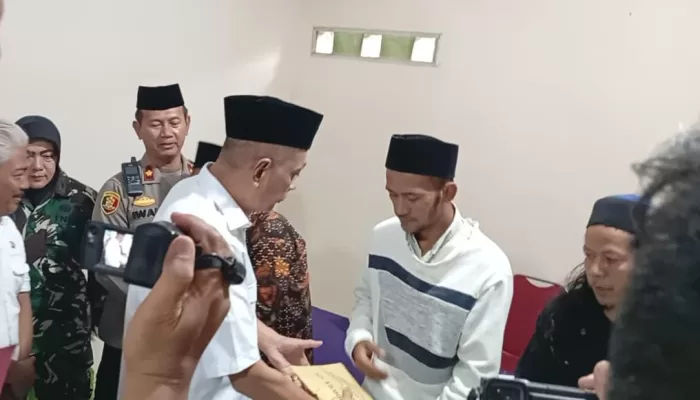 Wamensos Tinjau Korban Bangunan Majelis Taklim Ambruk di Ciomas, Serahkan Bantuan untuk Ahli Waris