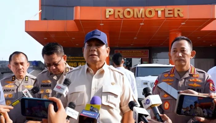 Prabowo Ungkap Temuan Truk Berisi Alat Bakar dan Petasan di Lokasi Rusuh