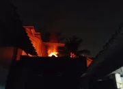 Alami Gangguan Jiwa, Pria di Cibinong Mengamuk Bawa Sajam dan Bakar Rumah Sendiri