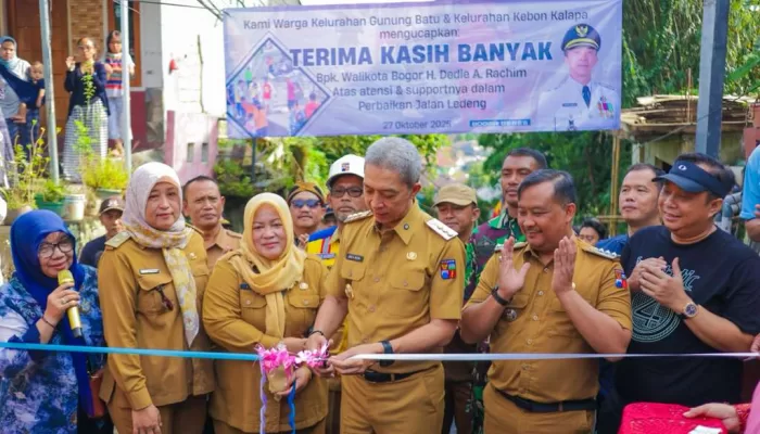 Selesai Dikerjakan, Dedie Rachim Resmikan Jalan Penghubung Dua Kelurahan