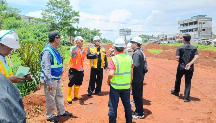 Proyek Jalan Bomang Terkendala Sulitnya Material, Suryanto: Progres Masih Sesuai Jadwal