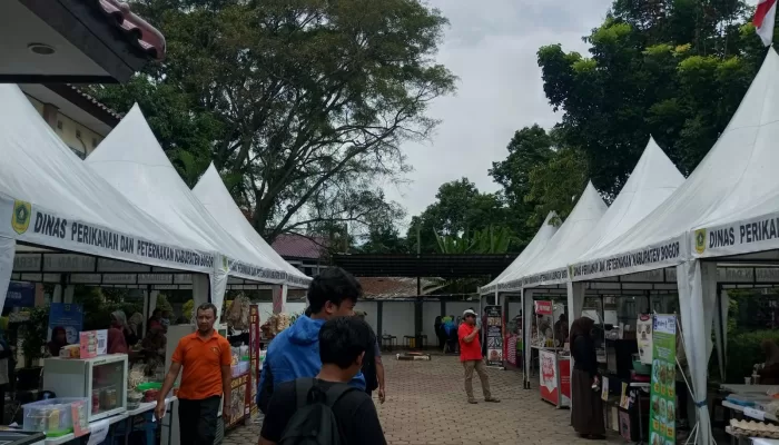 Berbagai Olahan Peternakan dan Perikanan Tersaji di Bazar Diskanak Kabupaten Bogor