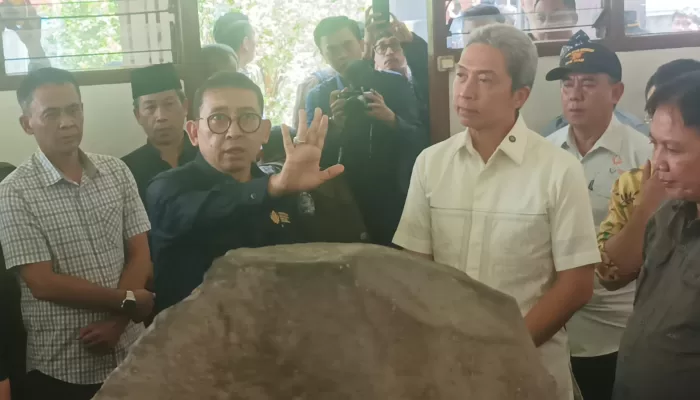 Menbud Fadli Zon Tinjau Situs Batu Tulis, Dorong Pembangunan Museum Pajajaran di Kota Bogor