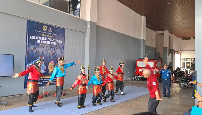 Damkar Kabupaten Bogor Ajak Anak Istimewa Rayakan Hari Cerebral Palsy Sedunia