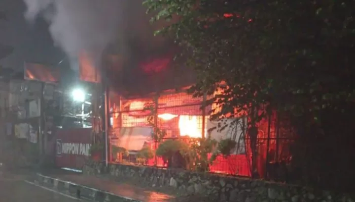 Toko Material di Tanah Sareal Kota Bogor Ludes Dilalap Si Jago Merah, Diduga Karena Korsleting Listrik
