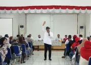 Salurkan Bansos ke 100 KPM di Cibinong, Mensos Warning Warga Tak Gunakan Untuk Judol