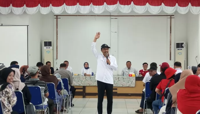 Salurkan Bansos ke 100 KPM di Cibinong, Mensos Warning Warga Tak Gunakan Untuk Judol