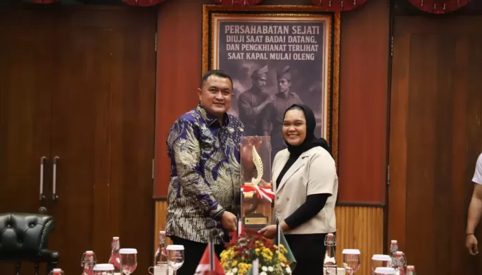 Ketua DPRD Sastra Winara Apresiasi Bupati Rudy Susmanto dan Sutradara Ineu Rahmawati atas Prestasi Film Mama Jo