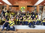 Puluhan Siswa SDN Citeureup 02 Sambangi Pendopo Bupati Bogor, Disambut Hangat Rudy Susmanto