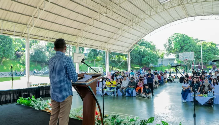 Jenal Mutaqin Ajak Generasi Muda Cerdas Berbahasa dan Santun Berbudaya
