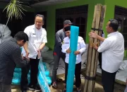 Disnakan Kabupaten Bogor Salurkan Bantuan untuk 63 RTP Terdampak Banjir di Ciseeng