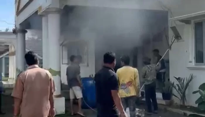 Gegara Korsleting Listrik, Kantor Desa Sukaharja di Sukamakmur Kebakaran