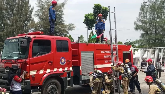 Damkar Kabupaten Bogor Datangkan Dua Armada Skylift