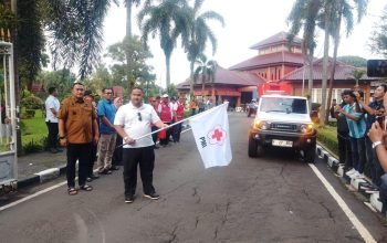 PMI dan Pemkab Bogor Terjunkan Personel Salurkan Bantuan untuk Korban Bencana di Bandung Barat