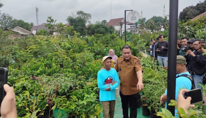 Pemilik Lapak Dikenai Tarif Rp 100 Ribu per Tahun di Pasar Petani Garuda, Bupati Rudy Susmanto: Agar Tak Ada Jual Beli Lapak ke Oknum