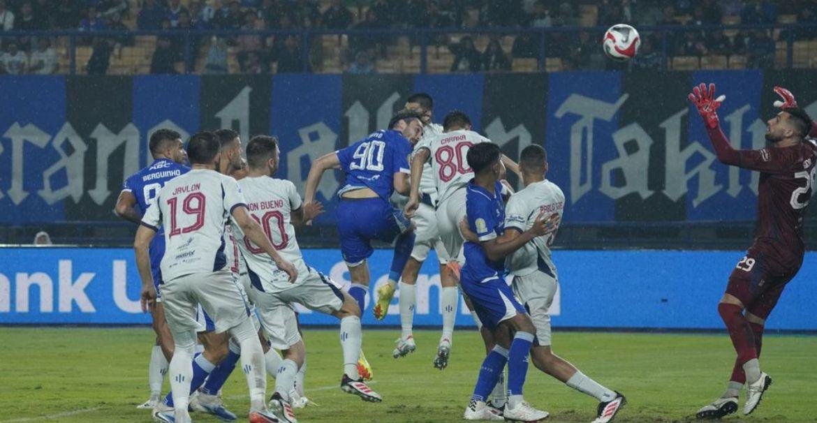 Kalahkan Persita Tangerang 1-0, Persib Kokoh di Puncak Klasemen