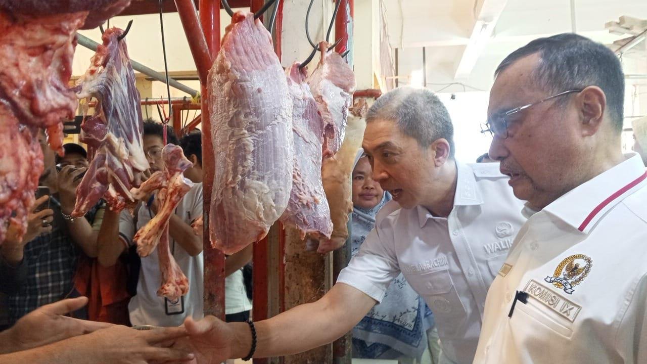 Jelang Idul Fitri, Harga Daging Sapi di Pasar Jambu Dua Kota Bogor Melonjak Tinggi