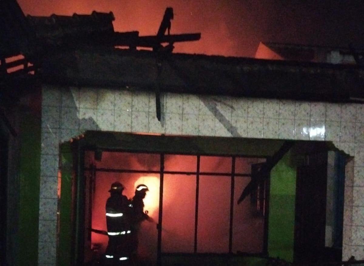 Rumah di Gunung Sindur Terbakar Gegara Handphone Meledak saat Dicas