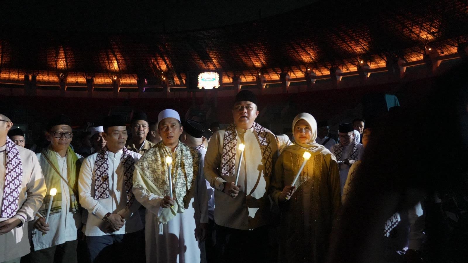 Bupati Rudy Susmanto Bersama Masyarakat Rayakan Malam Takbiran Dengan Pawai Obor