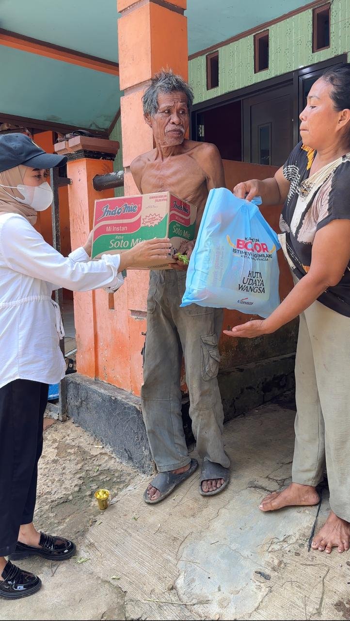 Atas Instruksi Bupati Rudy Susmanto, Dinsos Salurkan 882 Bantuan Korban Bencana Periode April