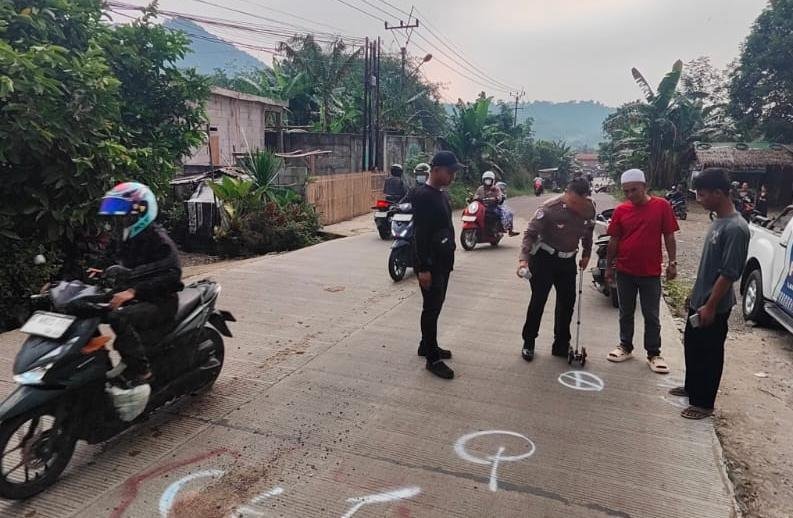 2 Motor di Rumpin Tabrakan, 1 Orang Tewas Terlindas Truk dan 3 Luka-luka