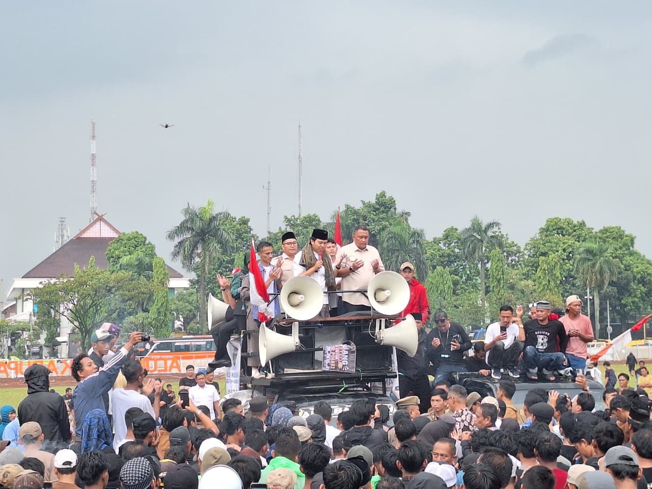 Dihadapan Ratusan Demonstran, Bupati Rudy Susmanto Desak KDM Buka Kembali Tambang Berizin di Bogor