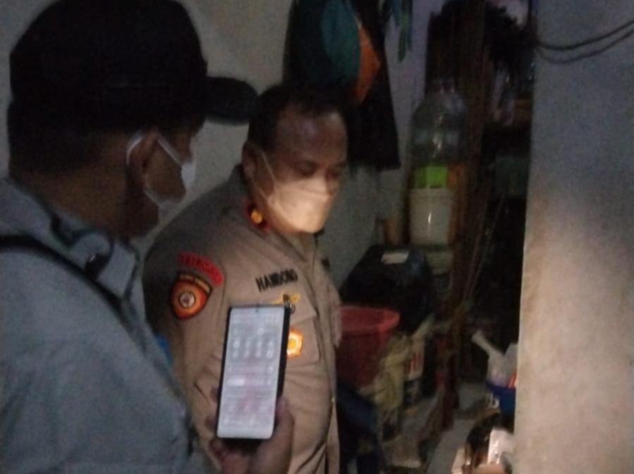 Hendak Antar Paket, Kurir Malah Temukan Mayat di Kontrakan Cibinong