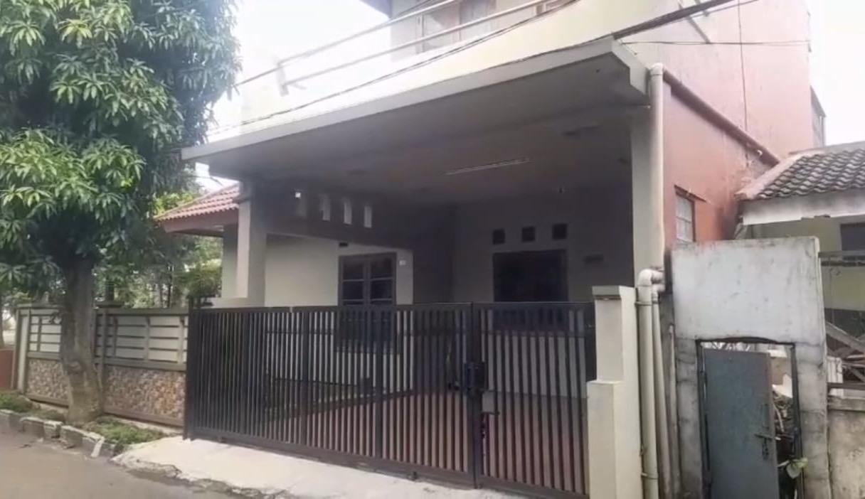 Rumah Mantan Kepala Badan Gizi Nasional Dadan Hindayana Terlihat Sepi, Masih Berada di Tanah Suci