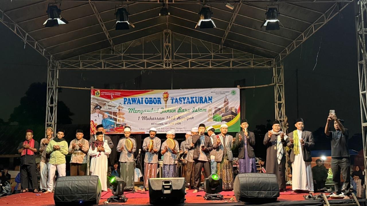 Pemdes Kemang Sukses Gelar Pawai Obor Sambut 1 Muharam 1448 H, Diikuti 2.500 Warga