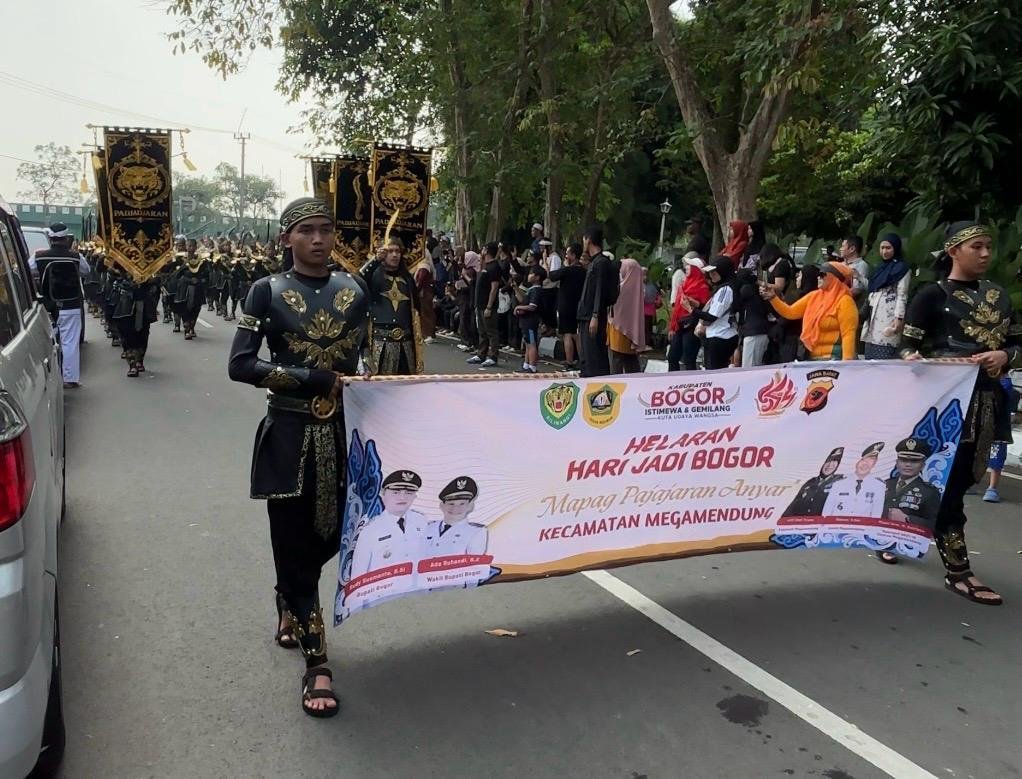 Kecamatan Megamendung Usung Tema “Mapag Pajajaran Anyar” pada Helaran HJB ke-544 Kabupaten Bogor