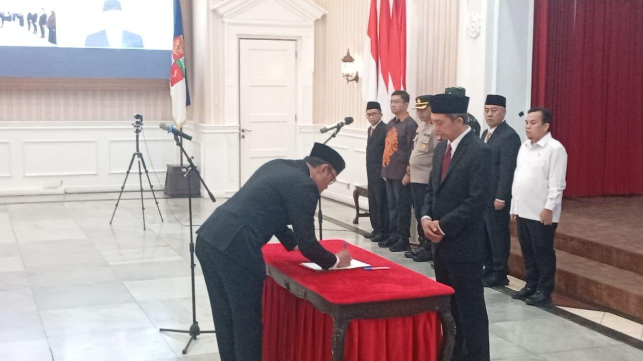 Dedie Rachim Lantik Sejumlah Pejabat Strategis Pemkot Bogor, Tekankan Penataan PKL dan Pengelolaan Sampah