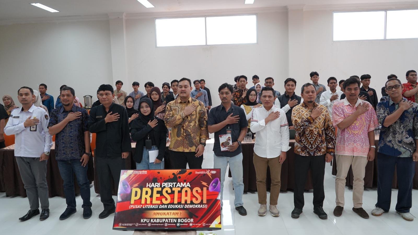 Bertekad Wujudkan Generasi Muda Melek Demokrasi, KPU Kabupaten Bogor Seminar ‘Prestasi’