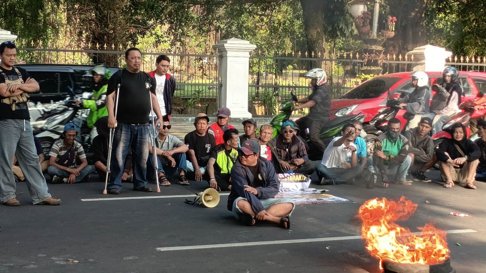 Tolak Proyek Gene Bank Indonesia, Massa Gerakan Pemuda Abdi Rakyat Sejati Demo di Sekda Kota Bogor