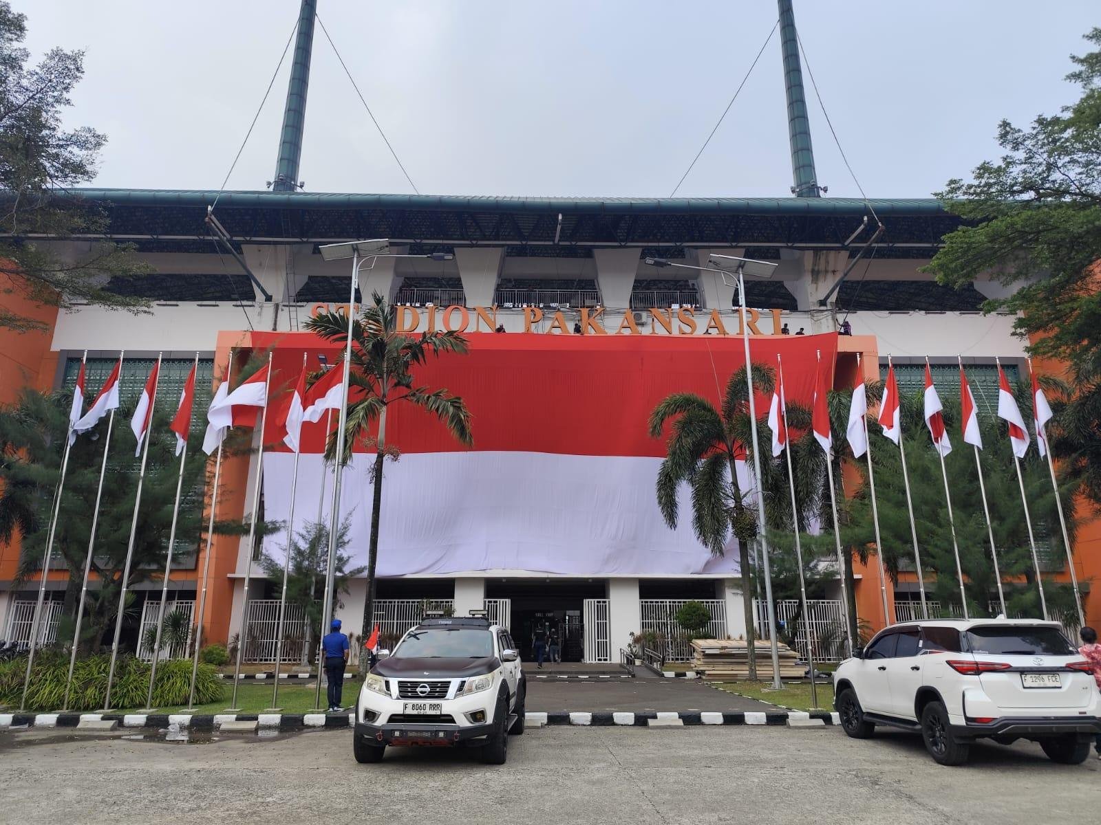 80 Anggota Damkar Kabupaten Bogor Bakal Kibarkan Bendera Raksasa Merah Putih di Dinding VVIP Stadion Pakansari
