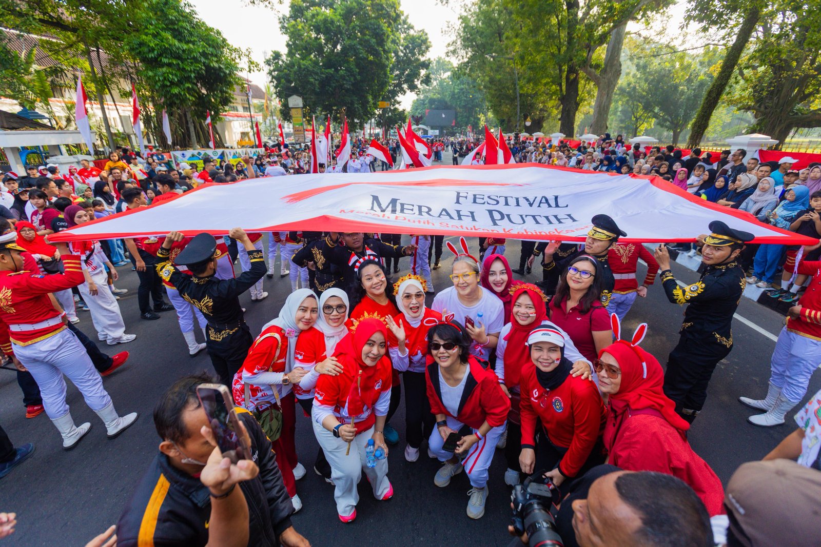 Kirab Merah Putih Kota Bogor 2026 Meriah, Antusias Warga Tumpah Ruah