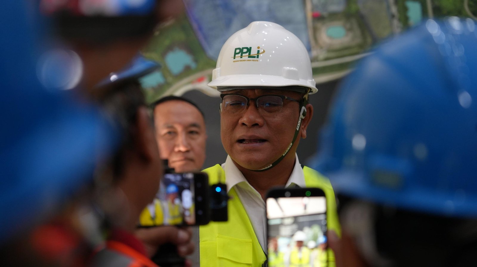 Tinjau PPLI, Menteri LH Dorong Pengelolaan Limbah B3 Berbasis Traceability dari Hulu hingga Hilir