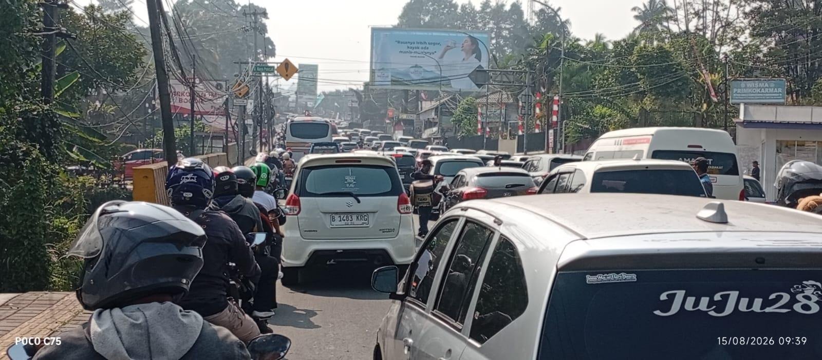 Libur Panjang HUT RI, Arus Lalu Lintas Menuju Puncak Mulai Padat